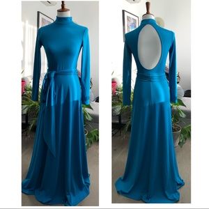 Mondigo evening dress with open back